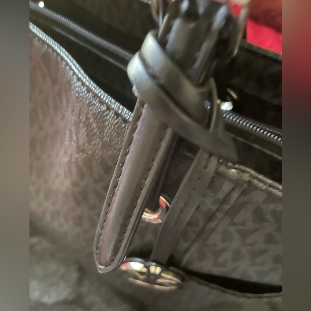 MICHAEL Michael Kors
East-West Monogram Zip Tote Bag  NWOT - Picture 9 of 16